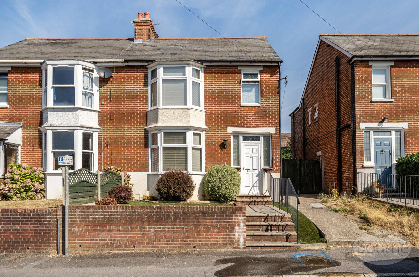 Woolner Avenue, Petersfield, Hampshire, GU32