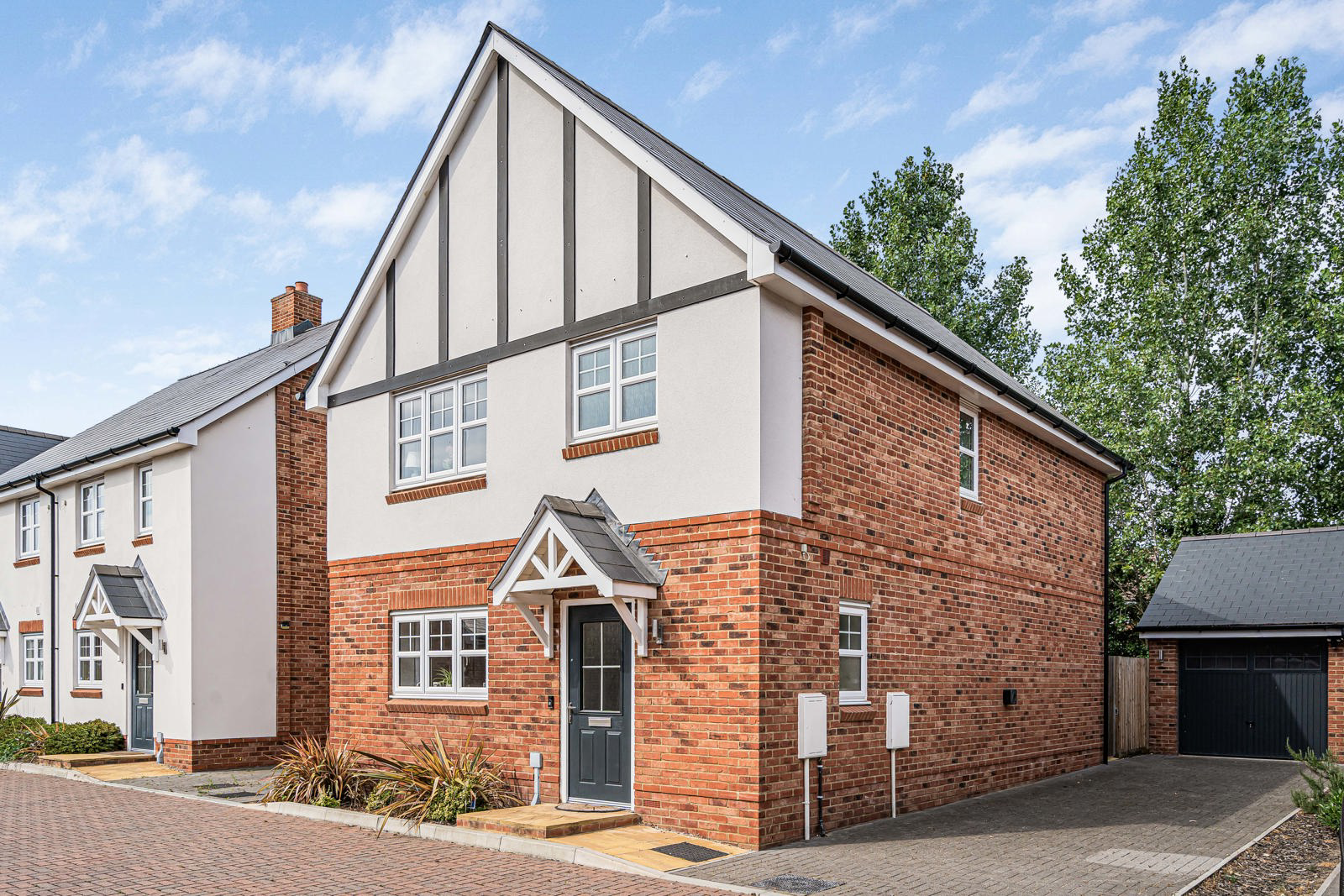 Goslings Place, Badshot Lea, Farnham, Surrey, GU9