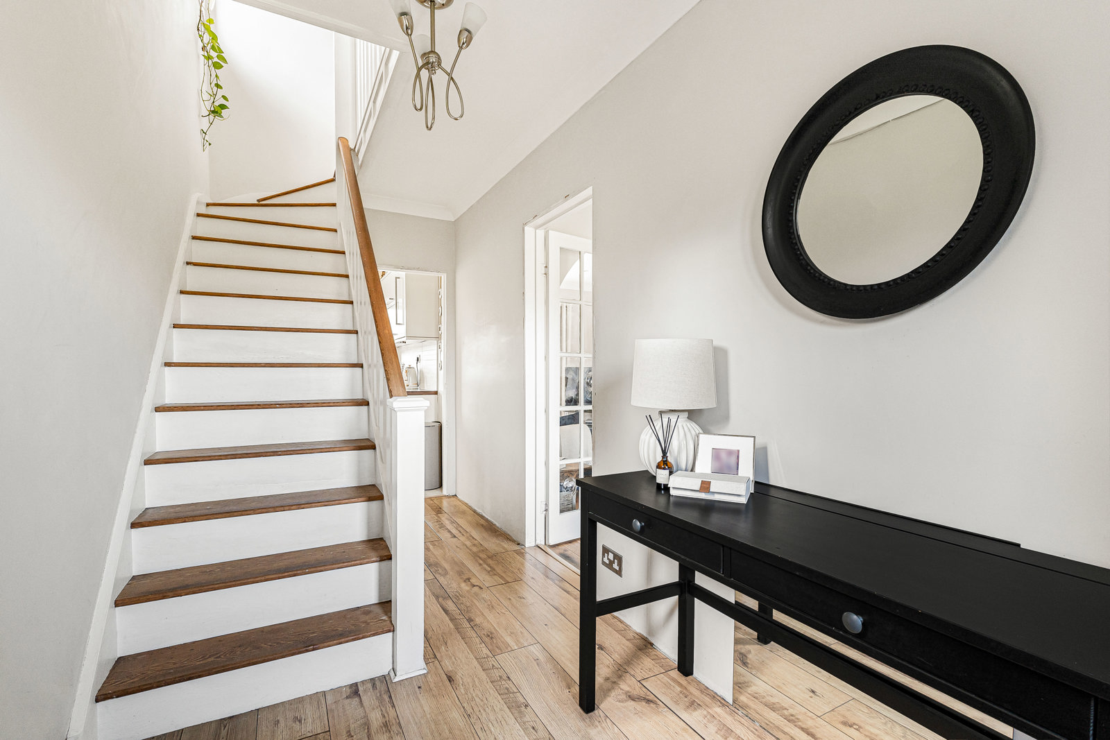 Thorn Road, Boundstone, Farnham, Surrey, GU10, photo 5