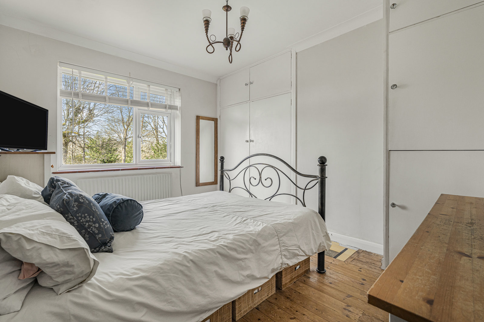Thorn Road, Boundstone, Farnham, Surrey, GU10, photo 11