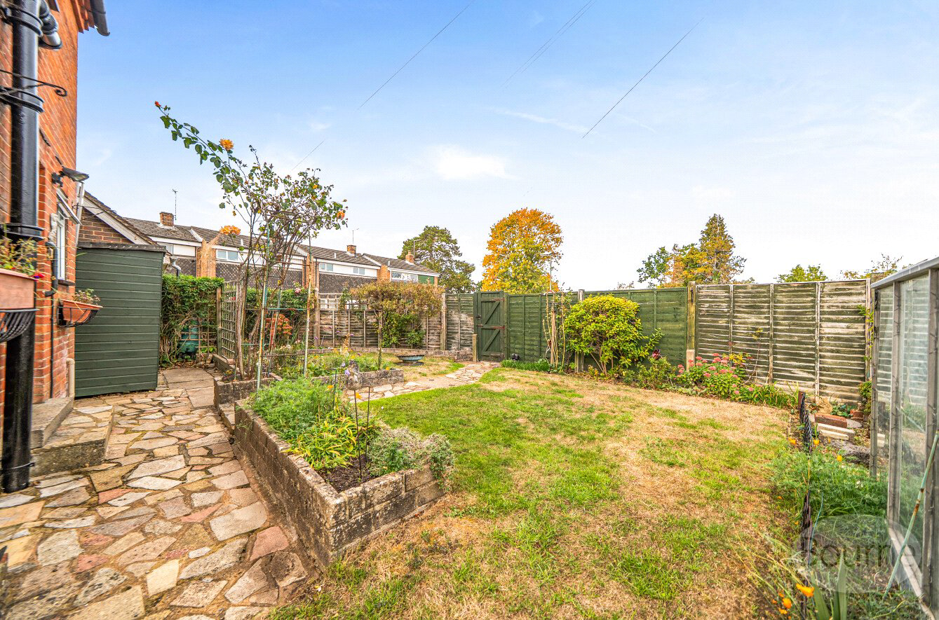 Bardsley Drive, Farnham, Surrey, GU9, photo 10