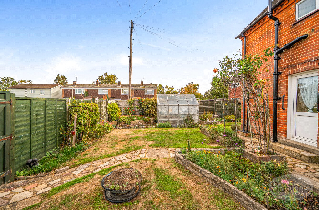 Bardsley Drive, Farnham, Surrey, GU9, photo 9