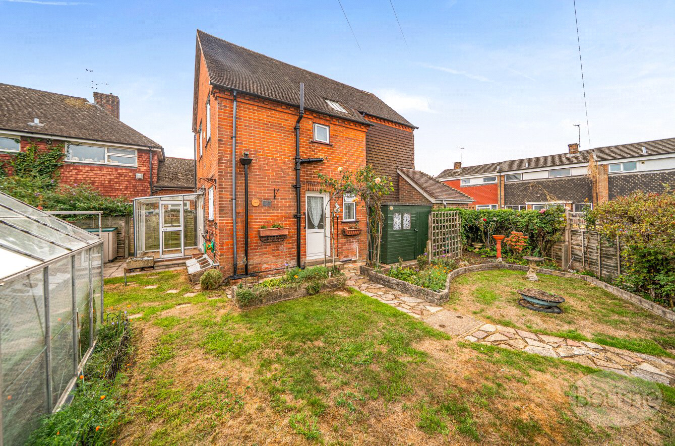 Bardsley Drive, Farnham, Surrey, GU9, photo 11
