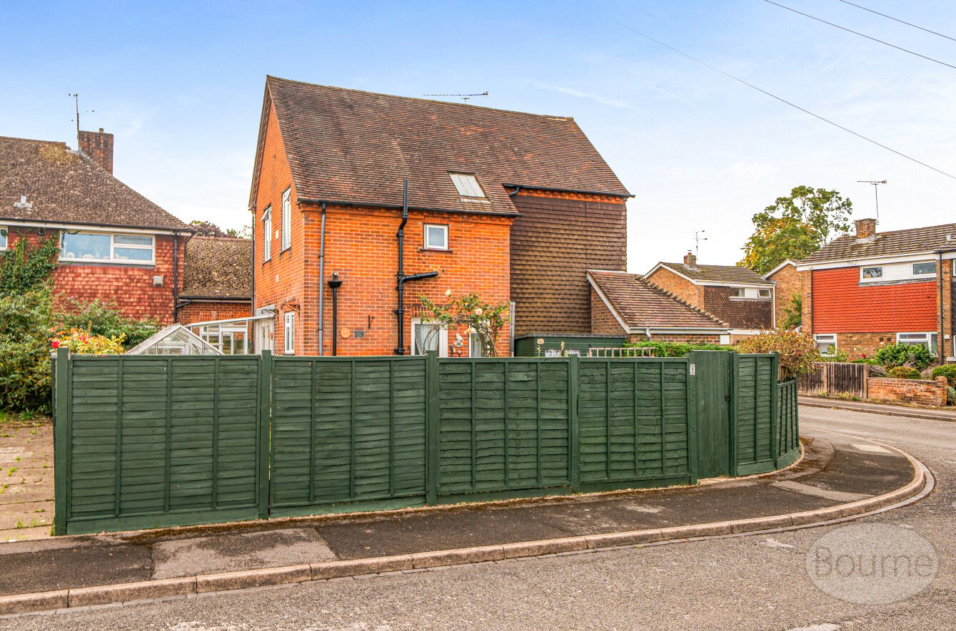 Bardsley Drive, Farnham, Surrey, GU9, photo 12
