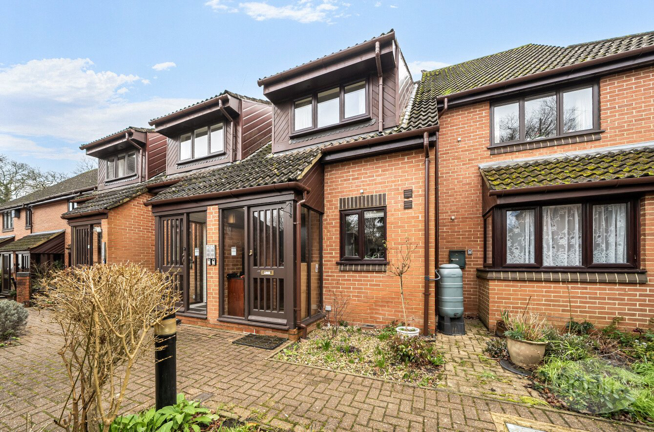 Candleford Gate, Tower Close, Liphook, Hampshire, GU30