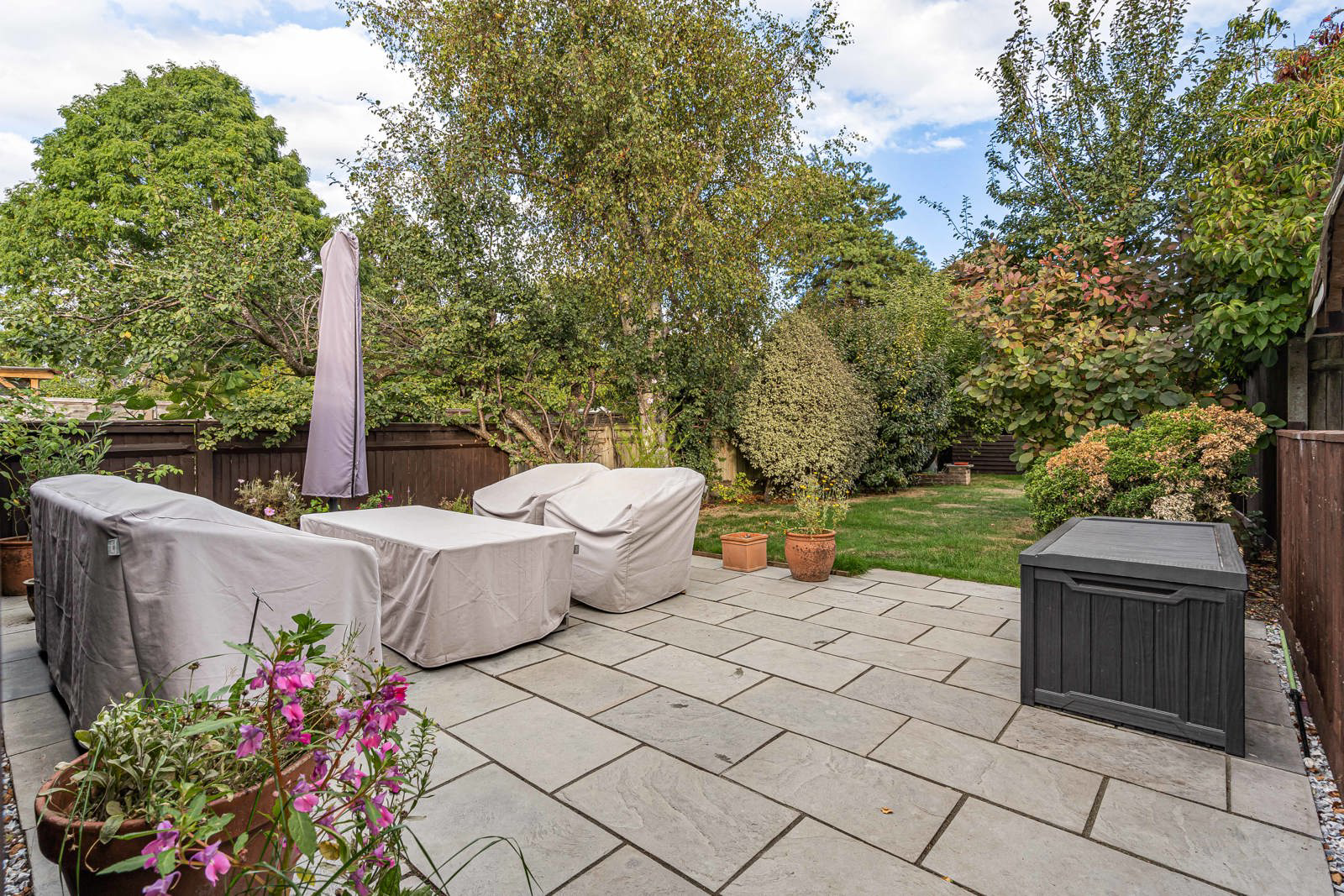 Badshot Lea Road, Badshot Lea, Farnham, Surrey, GU9, photo 5