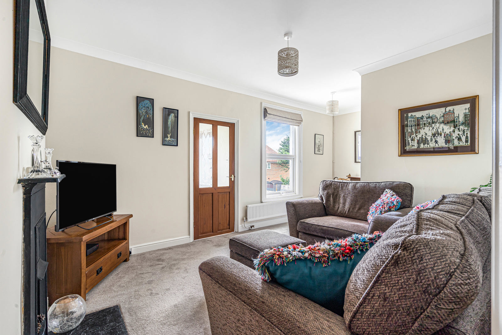 Badshot Lea Road, Badshot Lea, Farnham, Surrey, GU9, photo 2