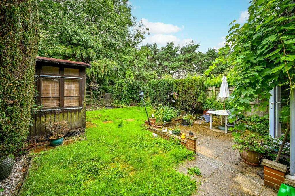Howard Ridge, Burpham, Guildford, Surrey, GU4, photo 13