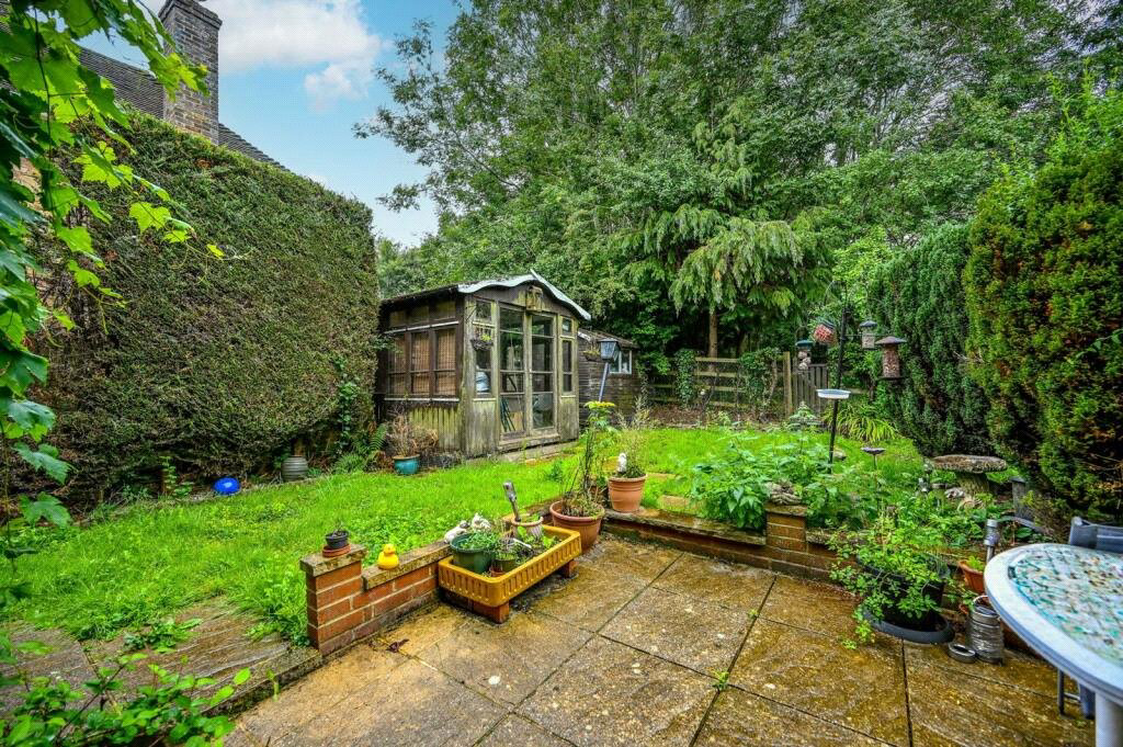 Howard Ridge, Burpham, Guildford, Surrey, GU4, photo 10