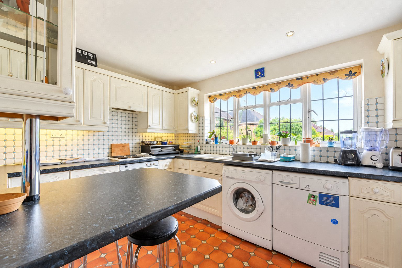 Howard Ridge, Burpham, Guildford, Surrey, GU4, photo 5