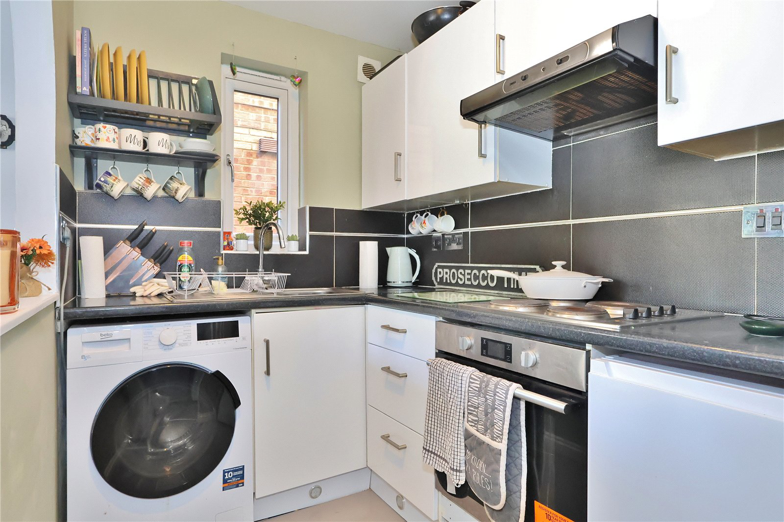 Perleybrooke Lane, Goldsworth Park, Woking, Surrey, GU21, photo 2