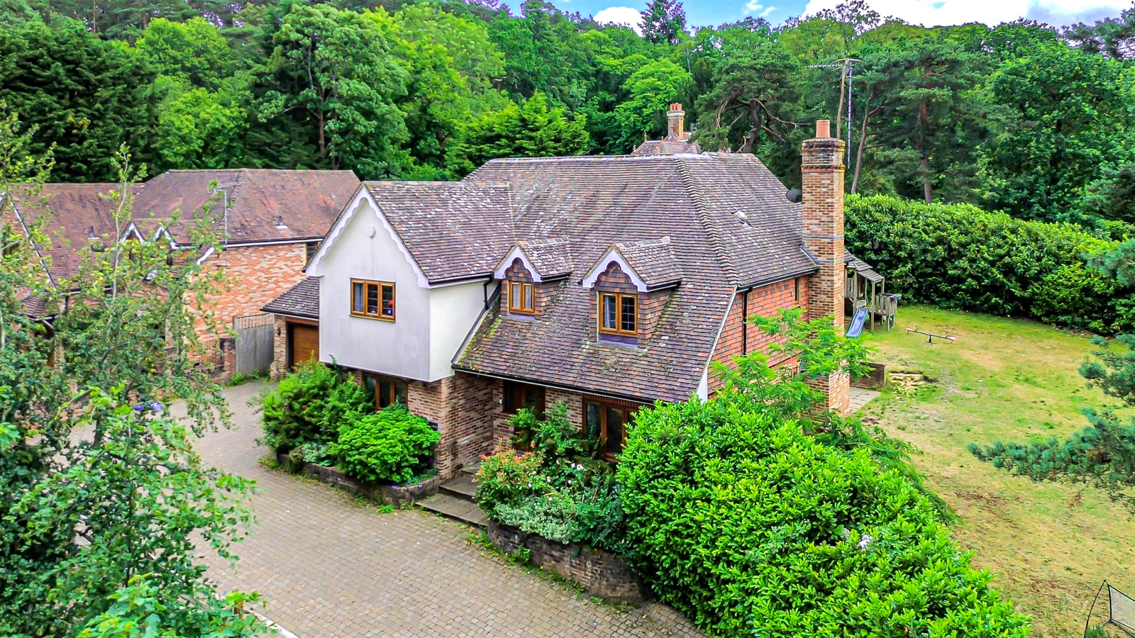 Vale Wood Drive, Lower Bourne, Farnham, Surrey, GU10, photo 10