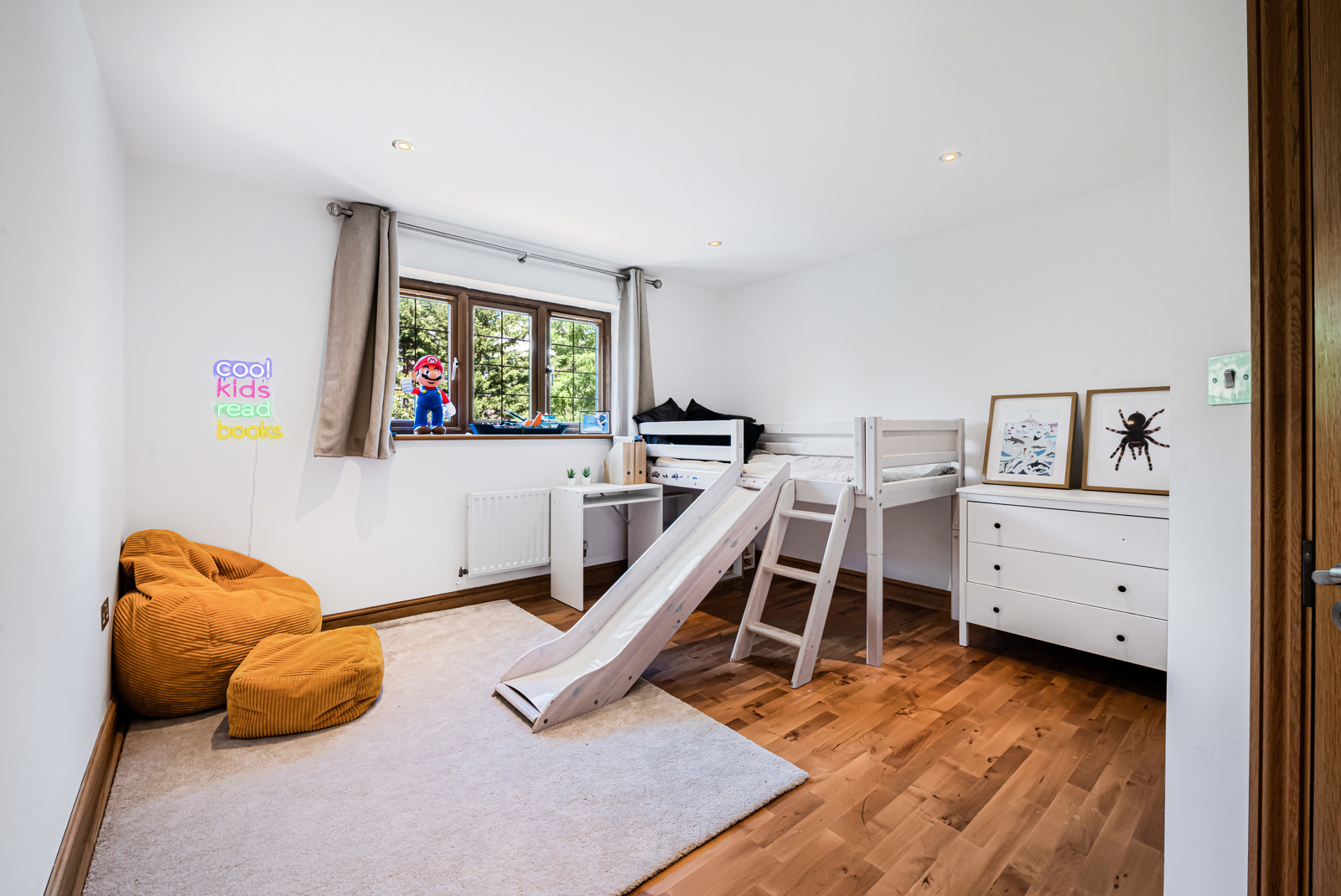 Vale Wood Drive, Lower Bourne, Farnham, Surrey, GU10, photo 18