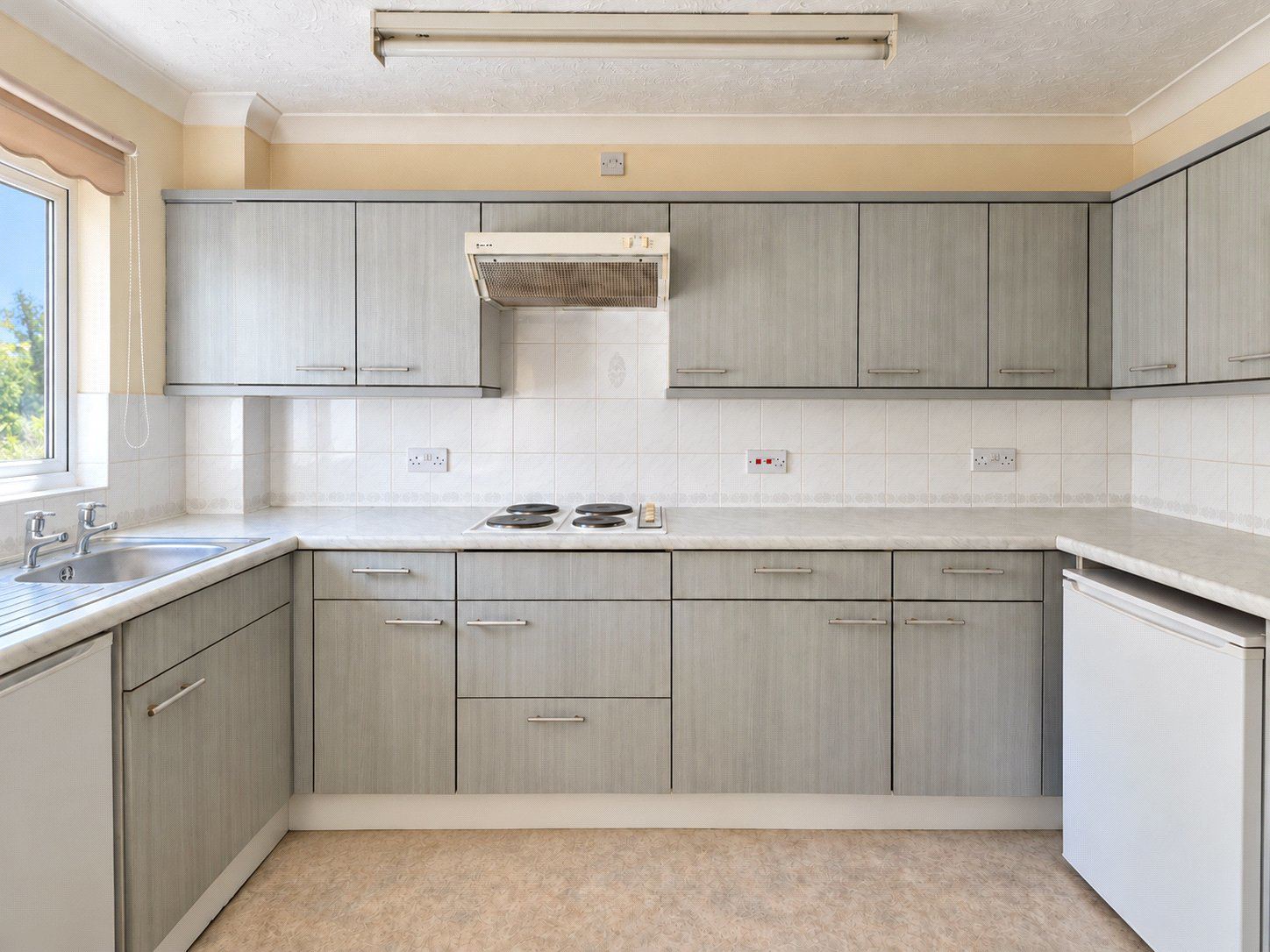 Ashley Gardens, Shalford, Guildford, Surrey, GU4, photo 3