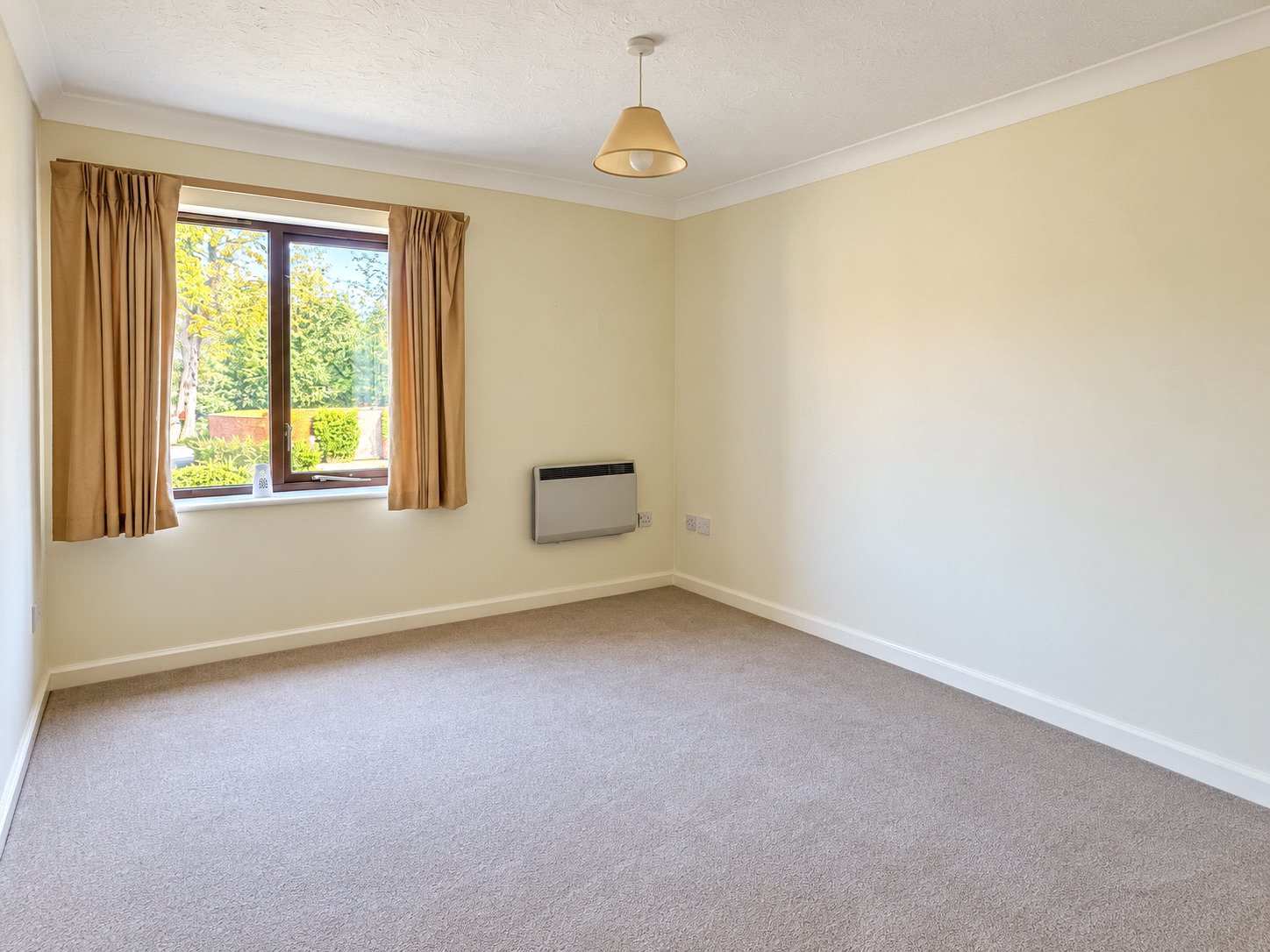 Ashley Gardens, Shalford, Guildford, Surrey, GU4, photo 6