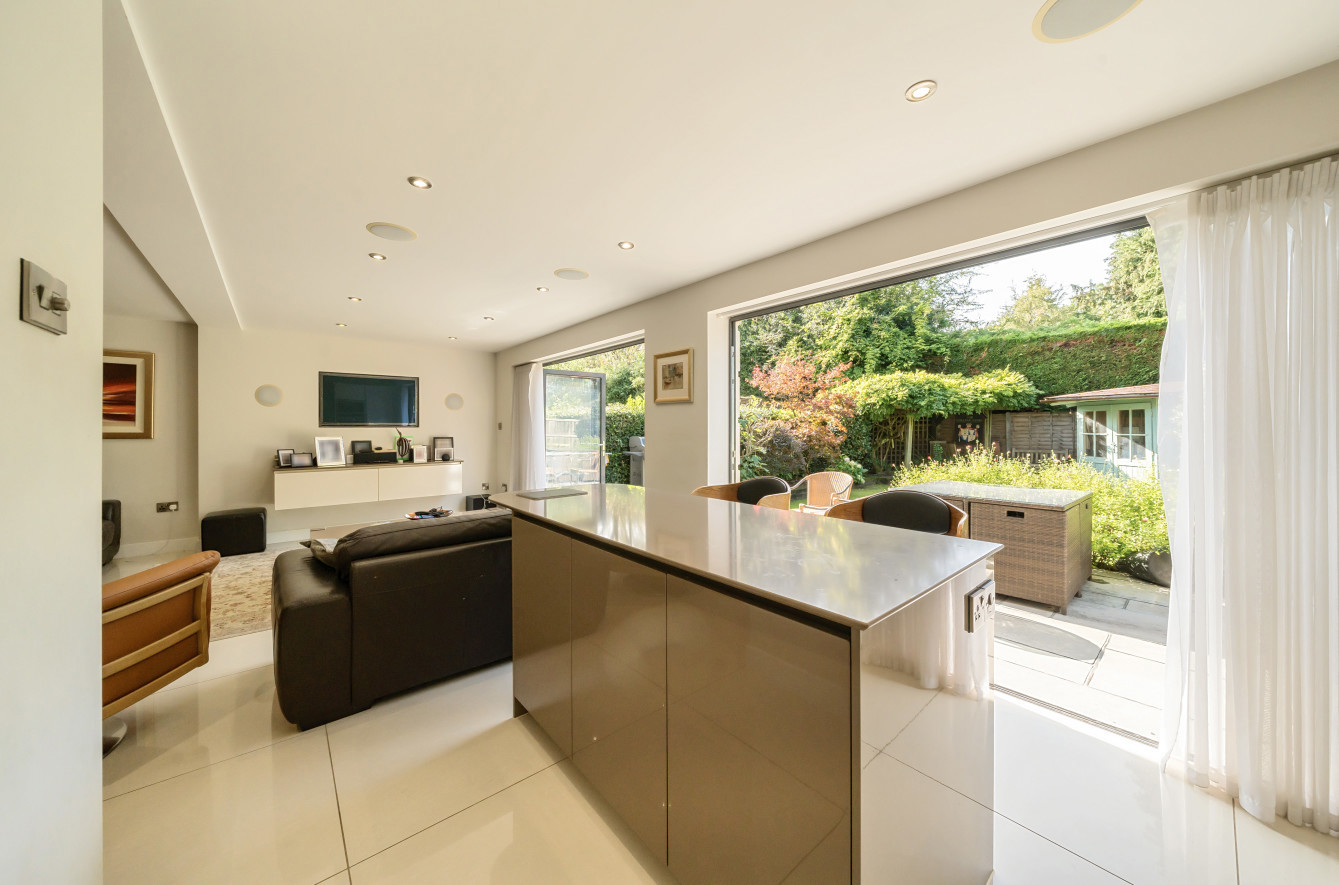 Brewery Road, Horsell, Woking, Surrey, GU21, photo 3
