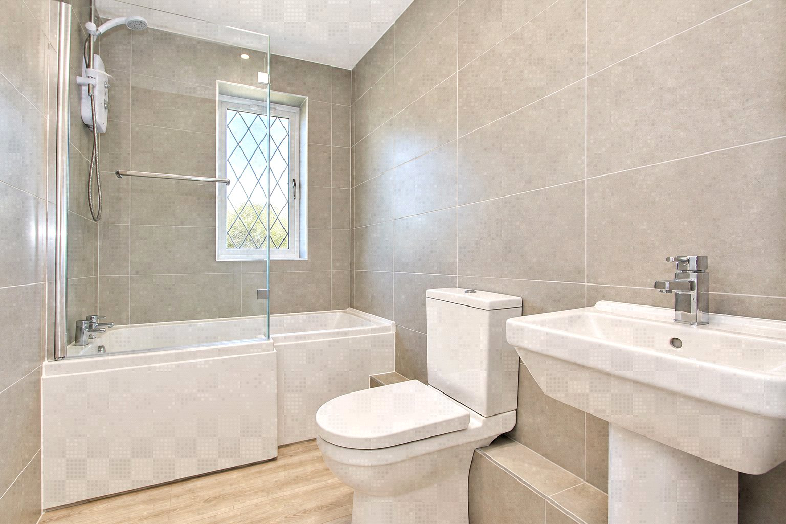 Wakefield Close, Byfleet, West Byfleet, Surrey, KT14, photo 5
