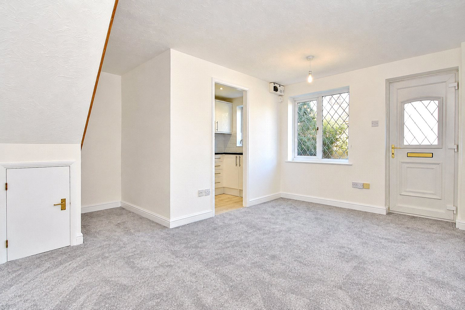Wakefield Close, Byfleet, West Byfleet, Surrey, KT14, photo 2