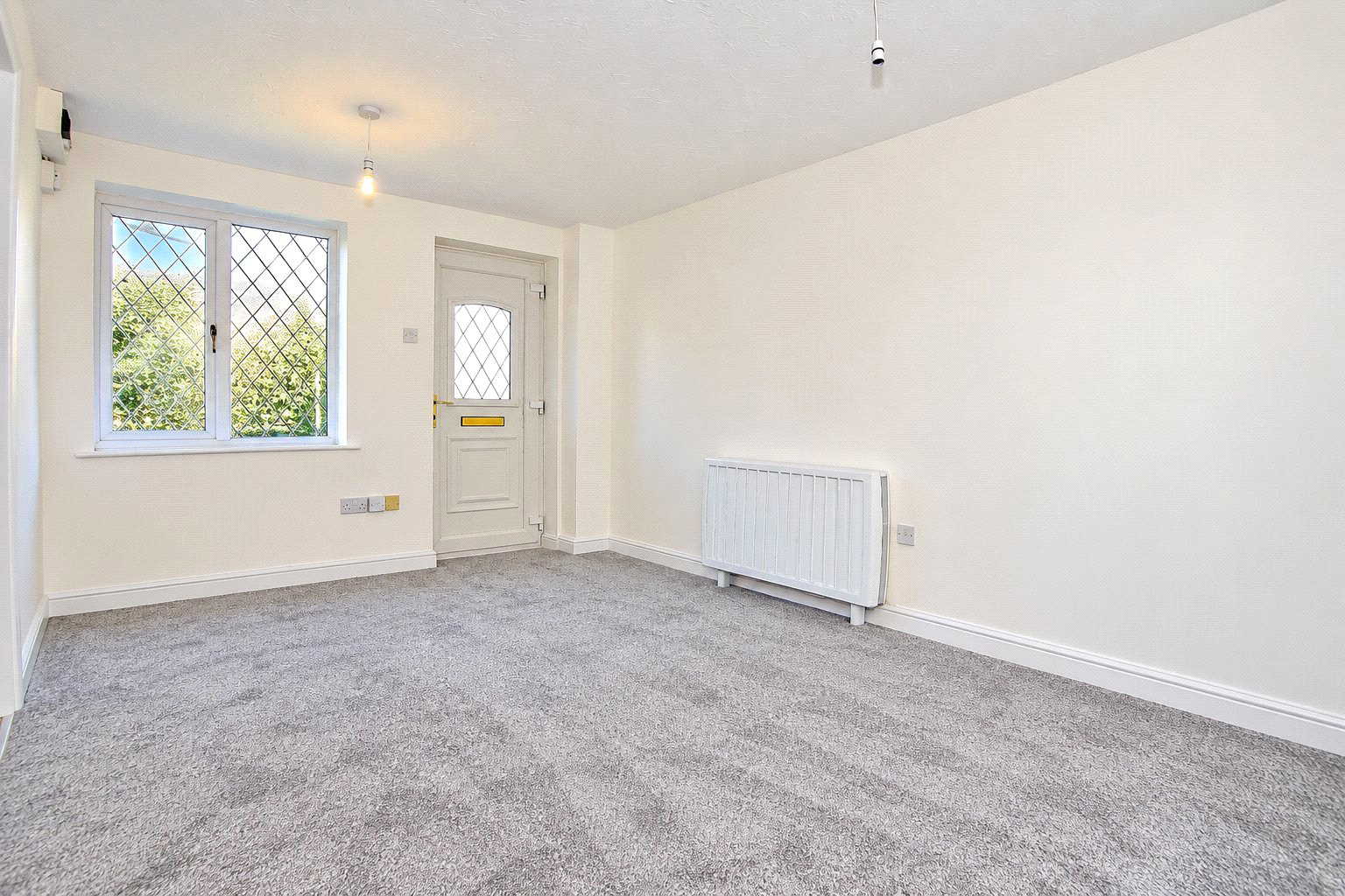 Wakefield Close, Byfleet, West Byfleet, Surrey, KT14, photo 3