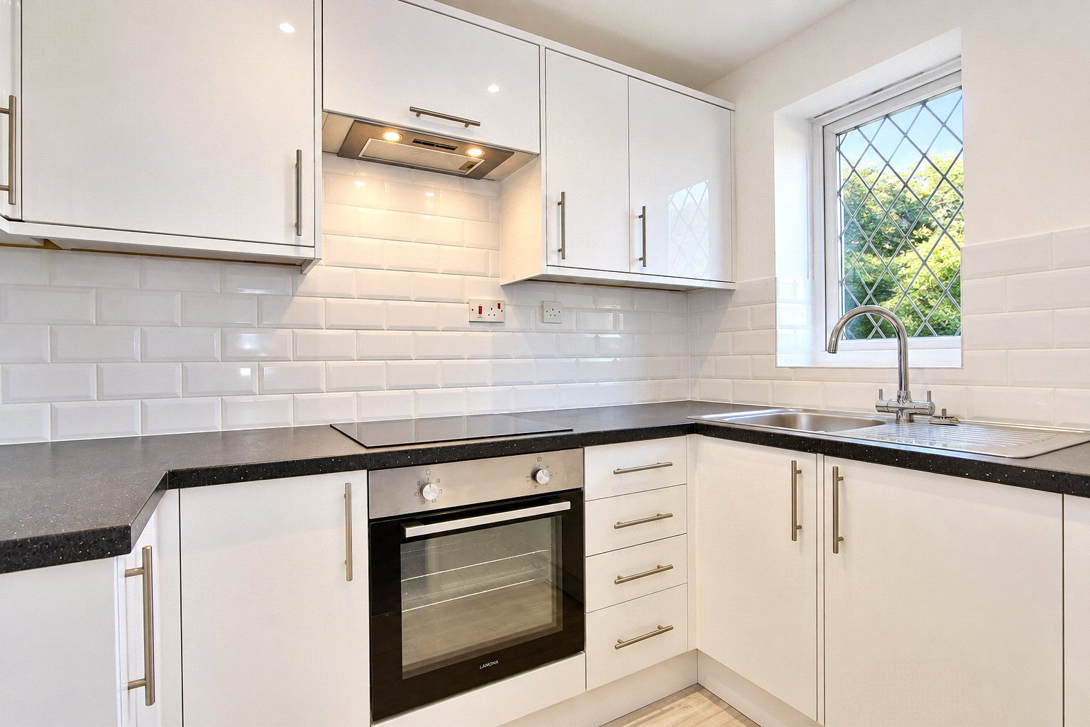 Wakefield Close, Byfleet, West Byfleet, Surrey, KT14, photo 4