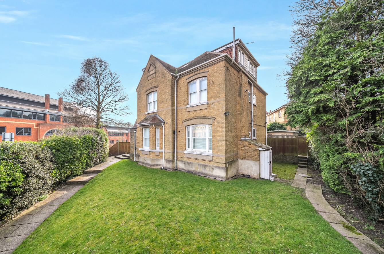 Farnham Road, Guildford, Surrey, GU1