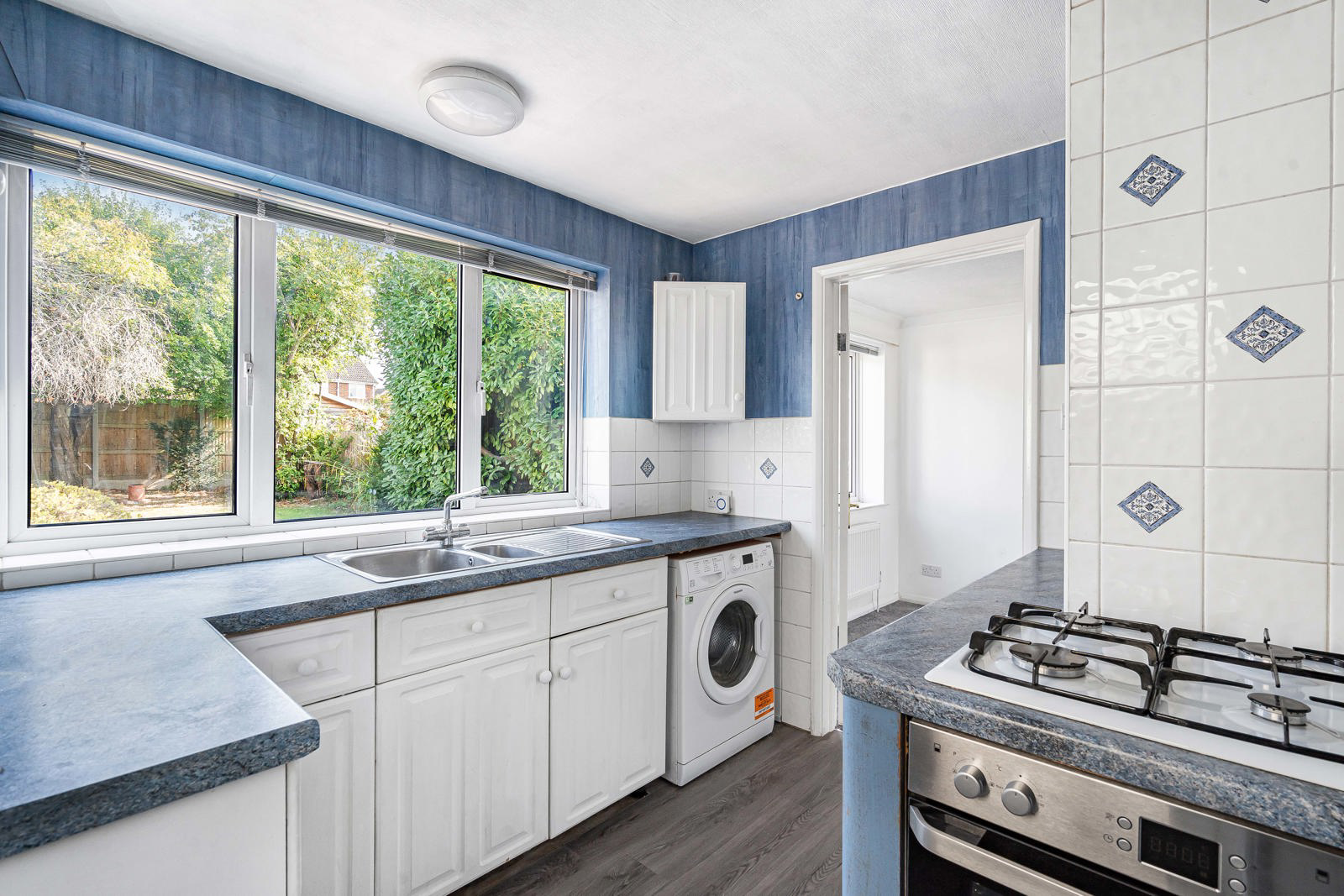 Brocks Drive, Fairlands, Guildford, Surrey, GU3, photo 4