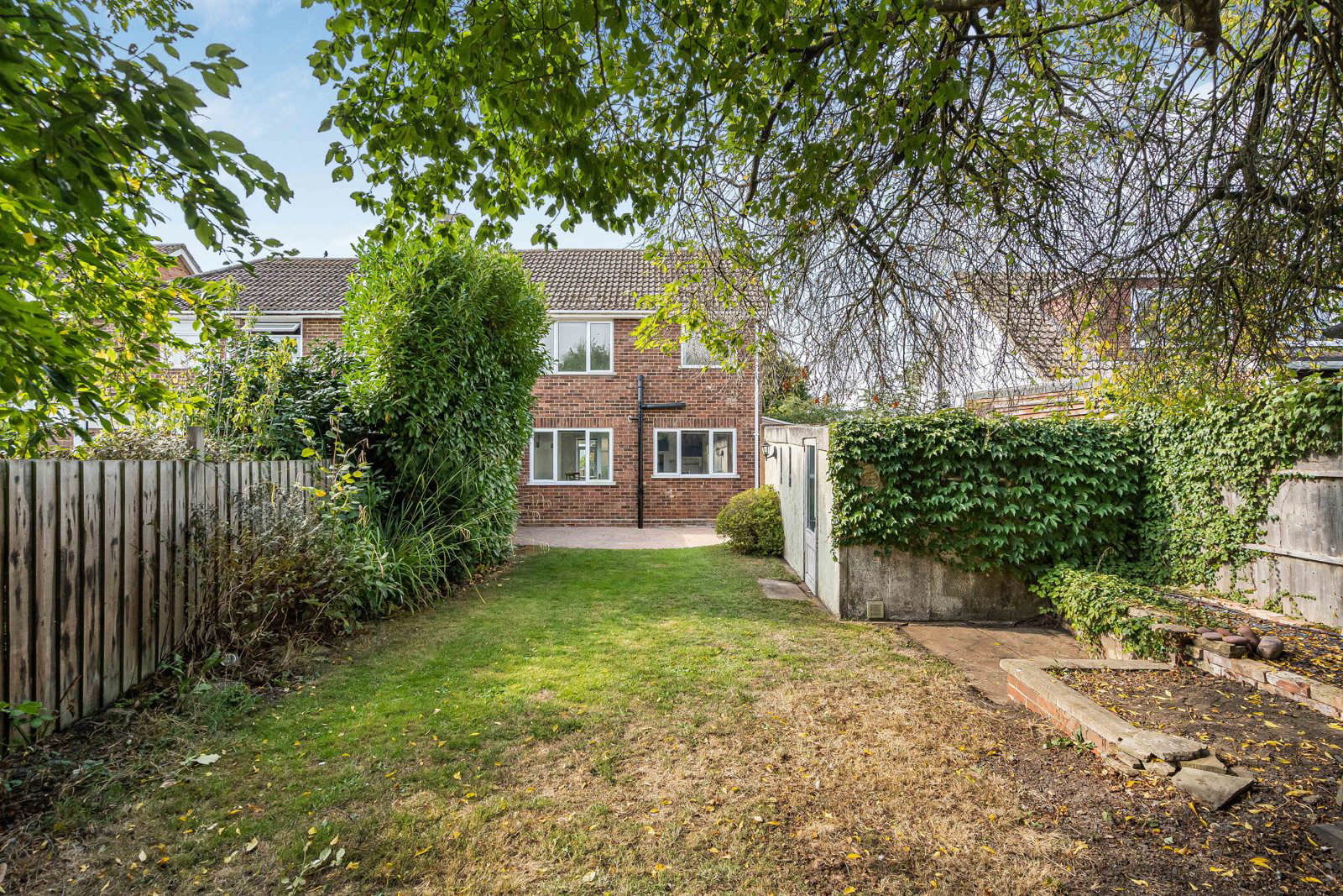 Brocks Drive, Fairlands, Guildford, Surrey, GU3, photo 10