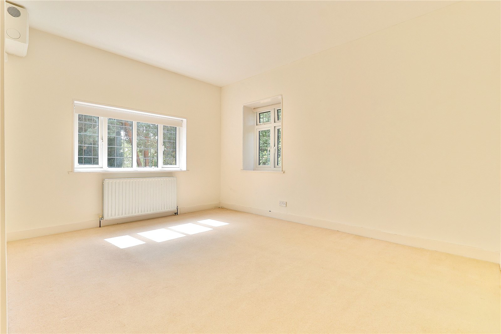 Pembroke Road, Woking, Surrey, GU22, photo 4