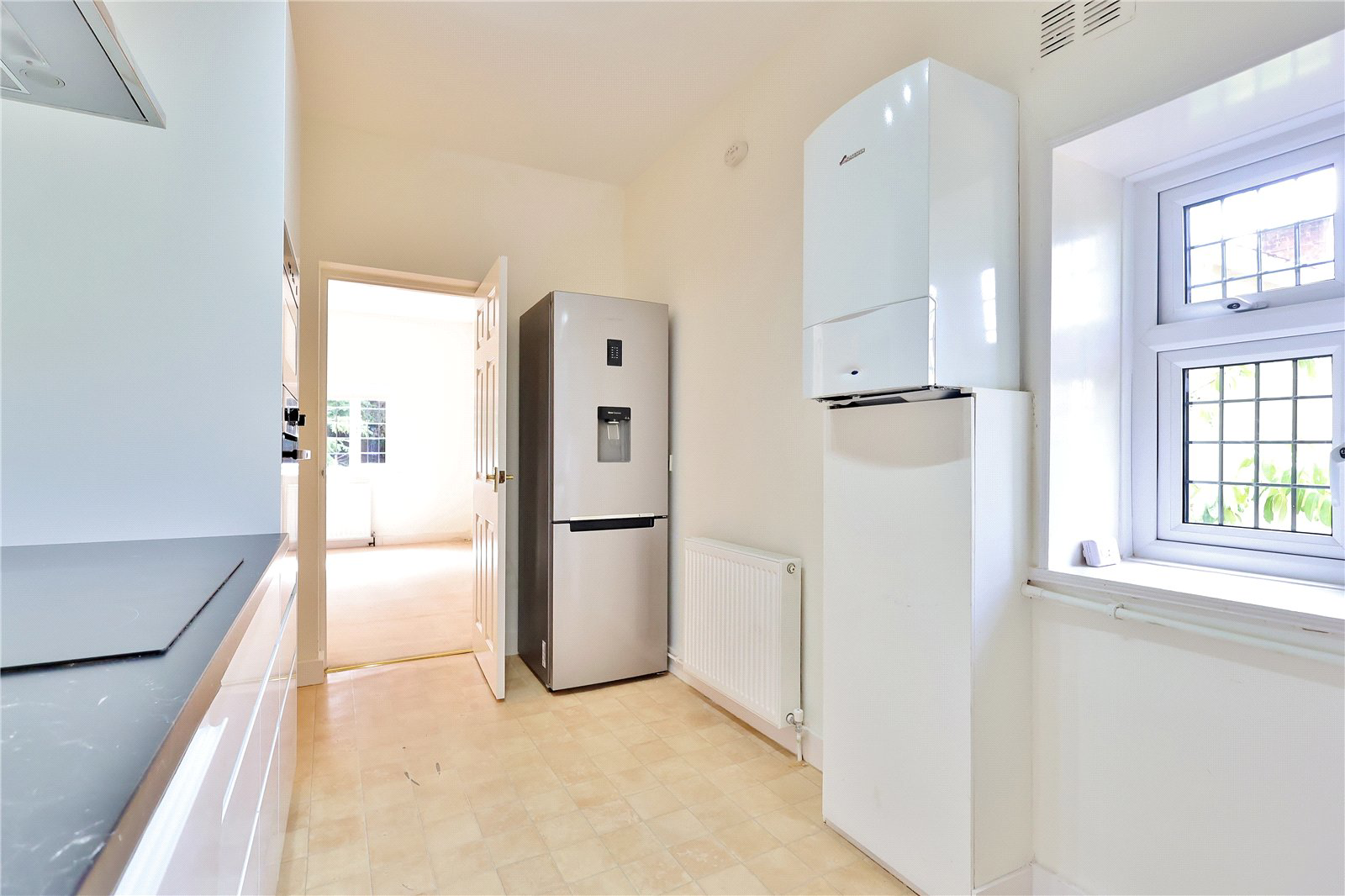 Pembroke Road, Woking, Surrey, GU22, photo 3