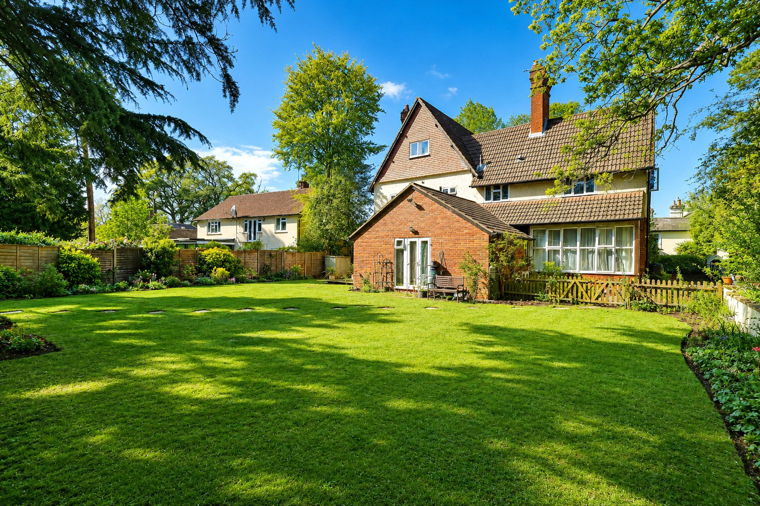 Pembroke Road, Woking, Surrey, GU22, photo 12