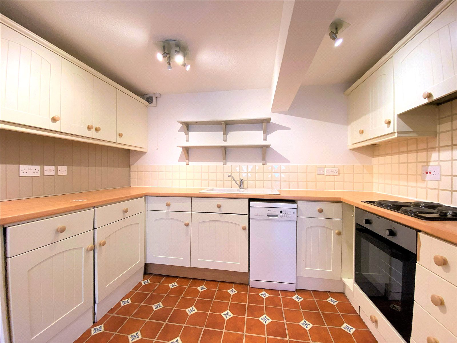 Crondall Lane, Farnham, Surrey, GU9, photo 3
