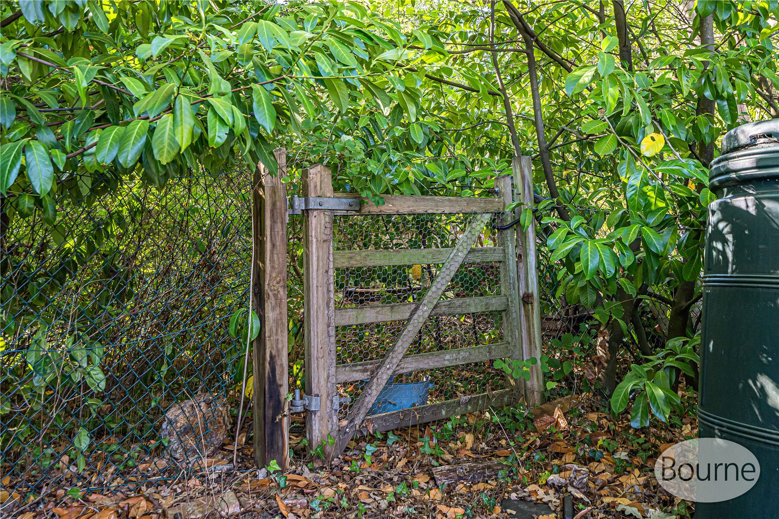 Hermitage Woods Crescent, St. Johns, Woking, Surrey, GU21, photo 20