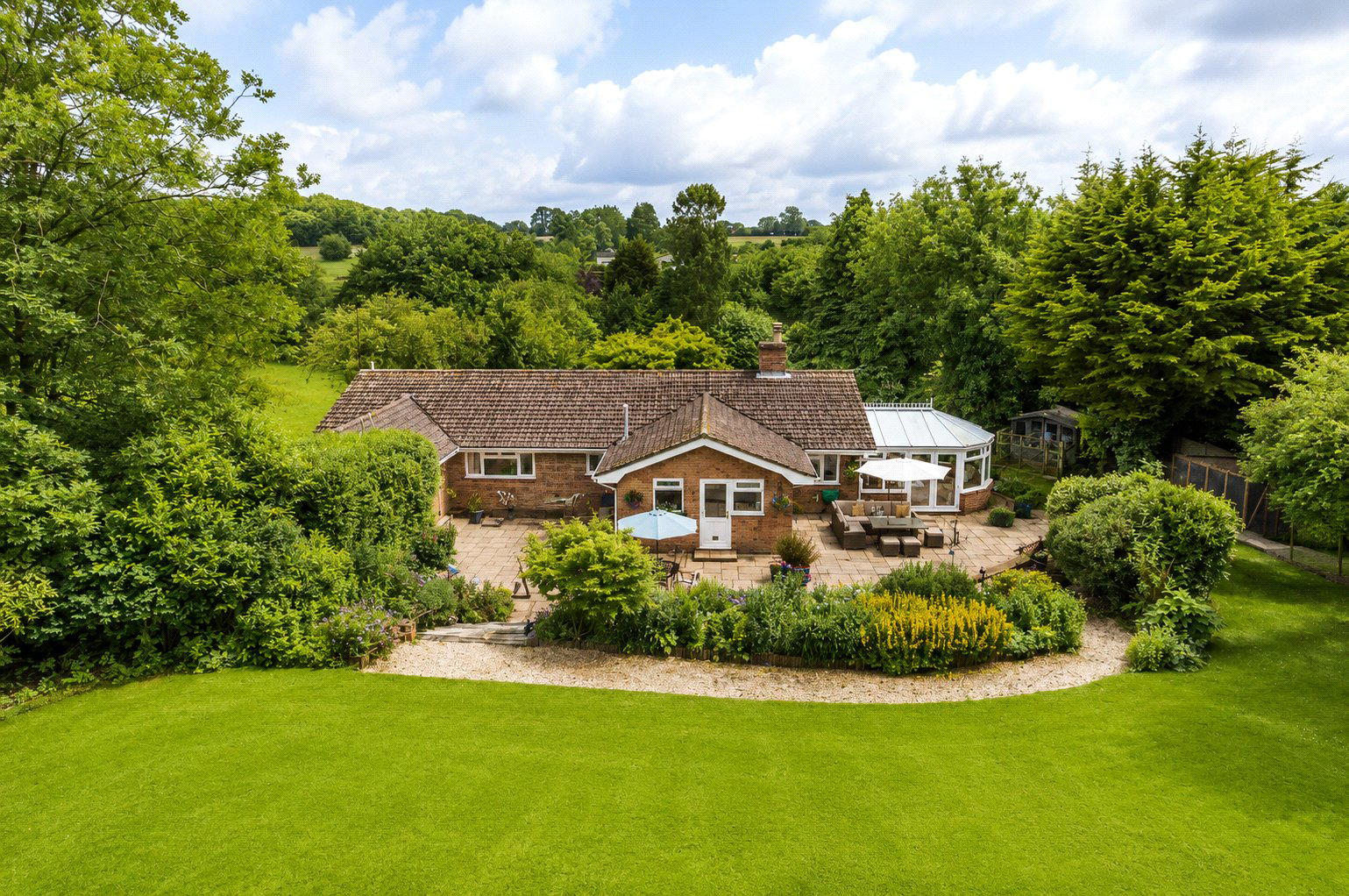 Grosvenor Road, Medstead, Hampshire, GU34