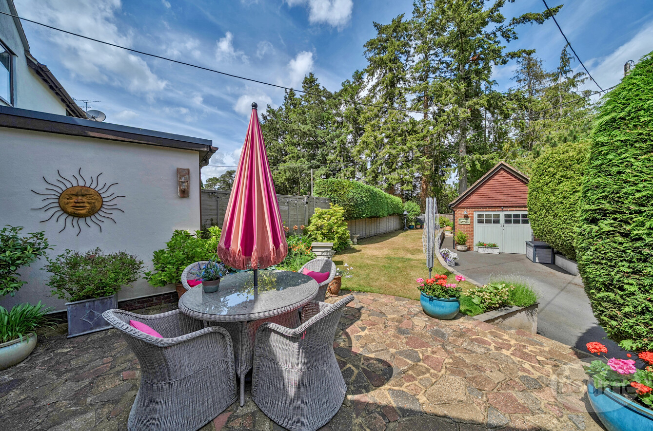 Boundstone Close, Wrecclesham, Farnham, Surrey, GU10, photo 4