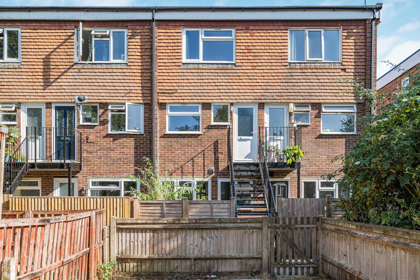 Weydon Lane, Farnham, Surrey, GU9