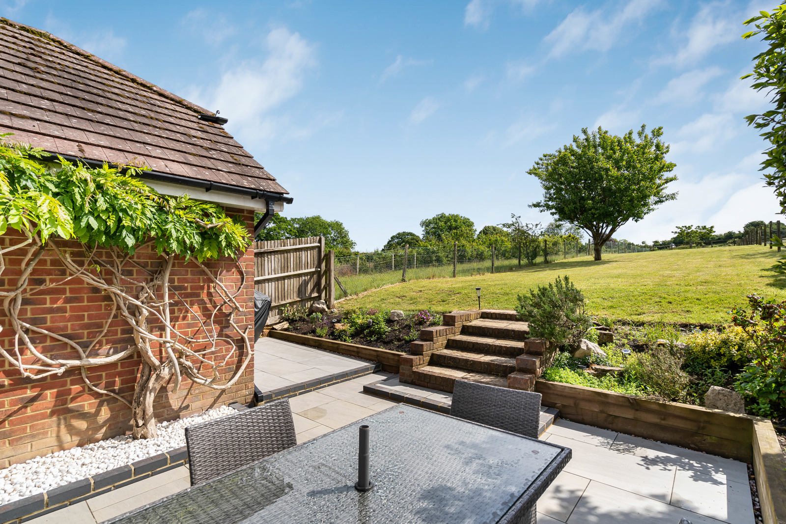 Shirnall Meadow, Lower Farringdon, Alton, Hampshire, GU34, photo 10