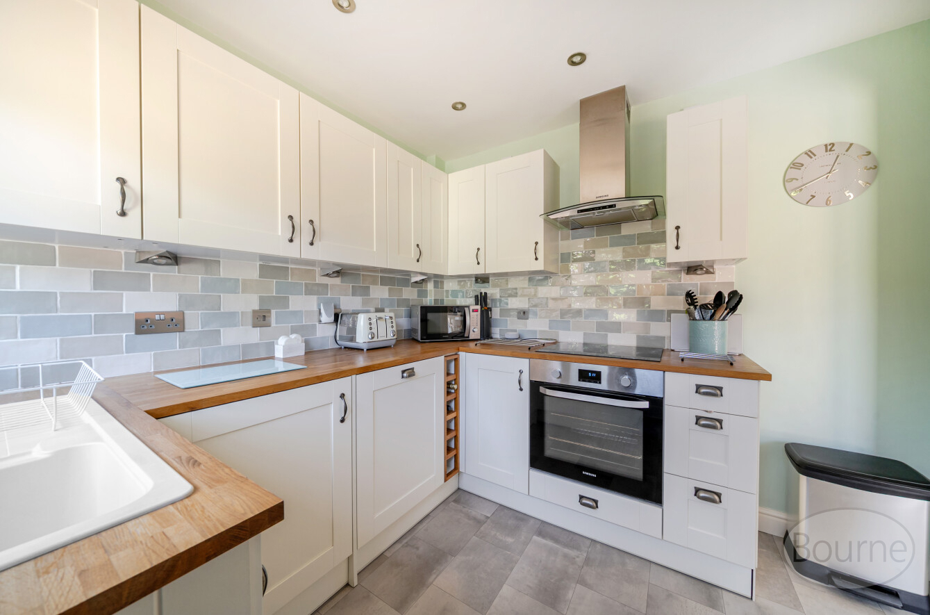 York Road, Ash, Surrey, GU12, photo 4