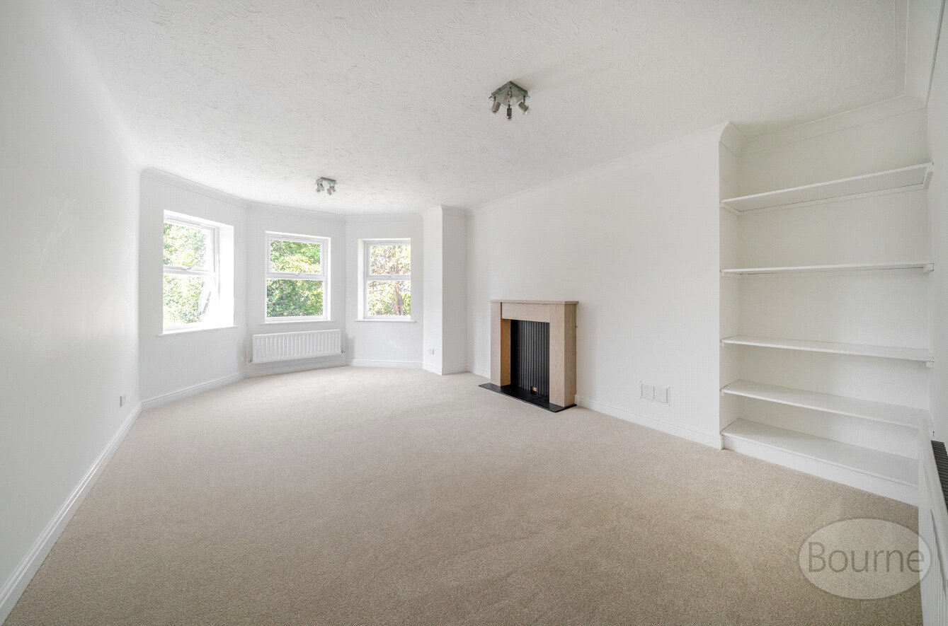 Hale Place, Farnham, Surrey, GU9, photo 2