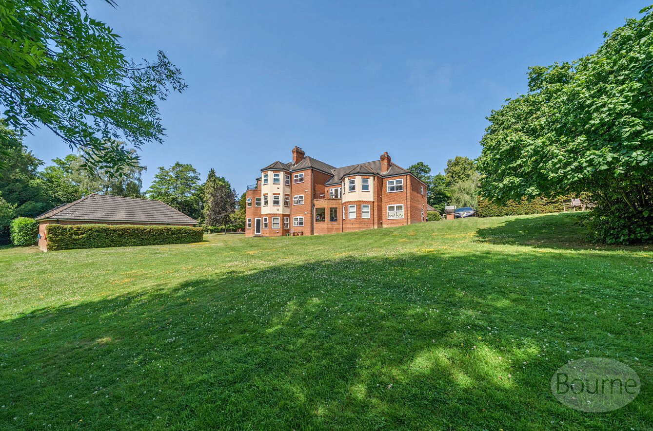Hale Place, Farnham, Surrey, GU9