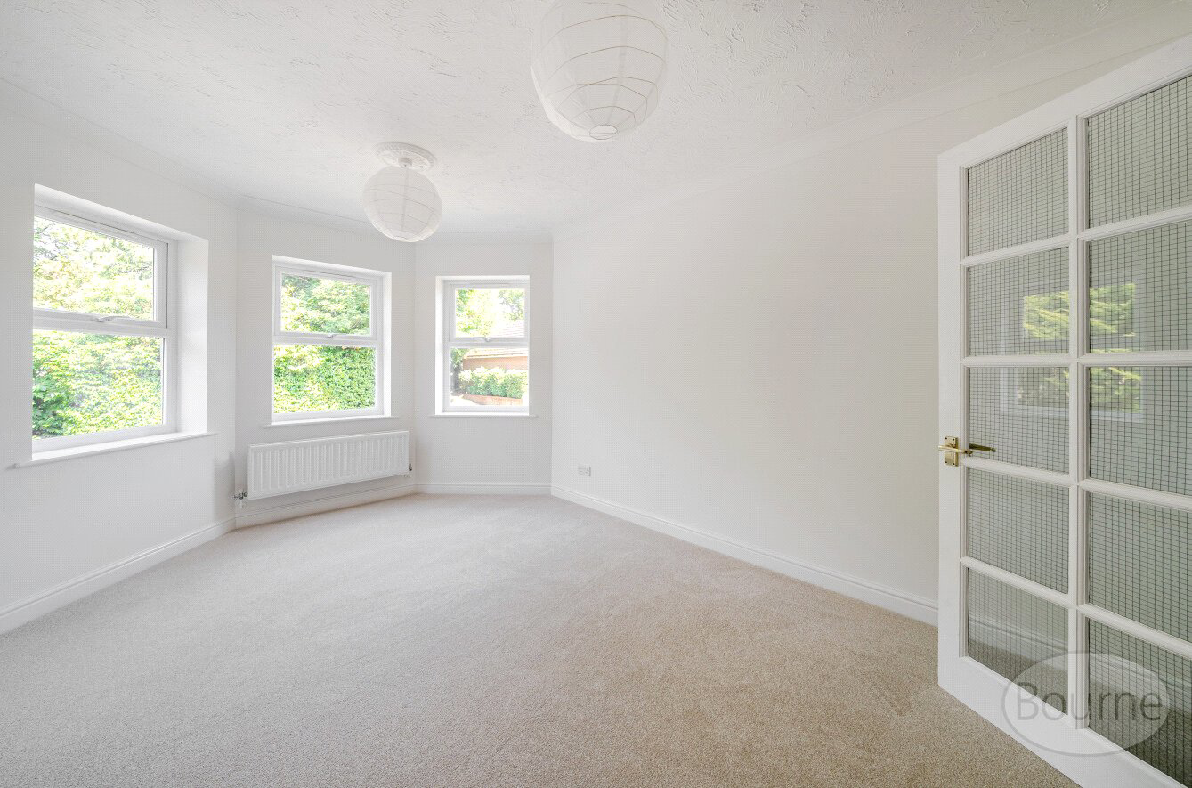 Hale Place, Farnham, Surrey, GU9, photo 4