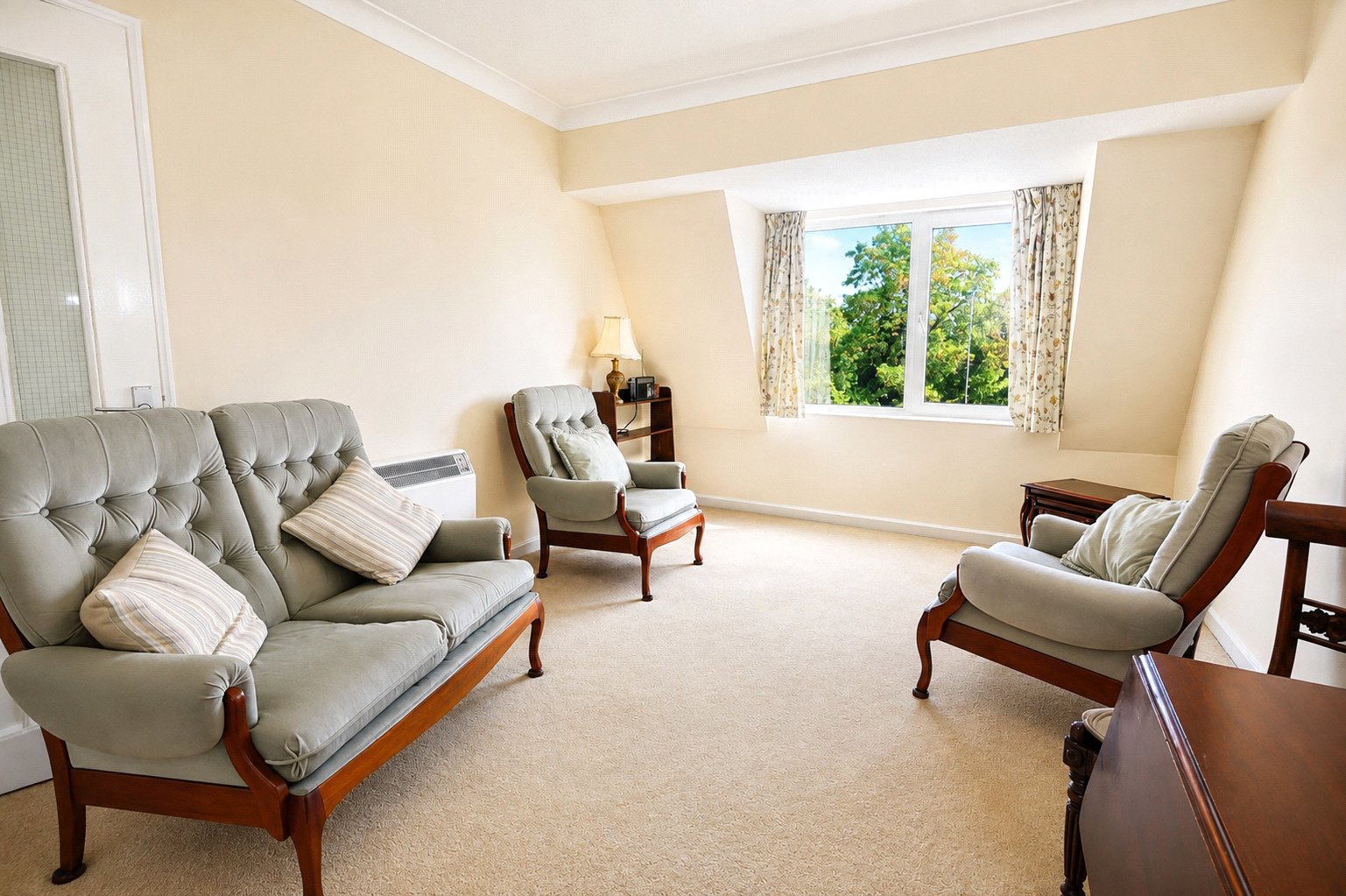 Mount Hermon Road, Woking, Surrey, GU22, photo 2