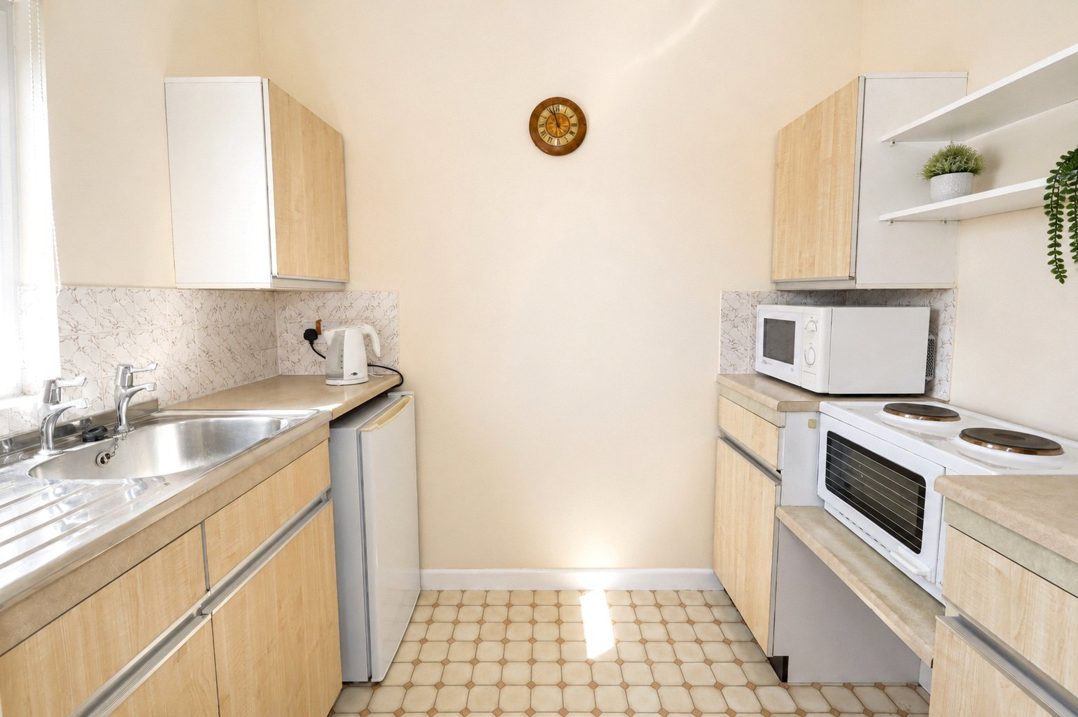 Mount Hermon Road, Woking, Surrey, GU22, photo 3