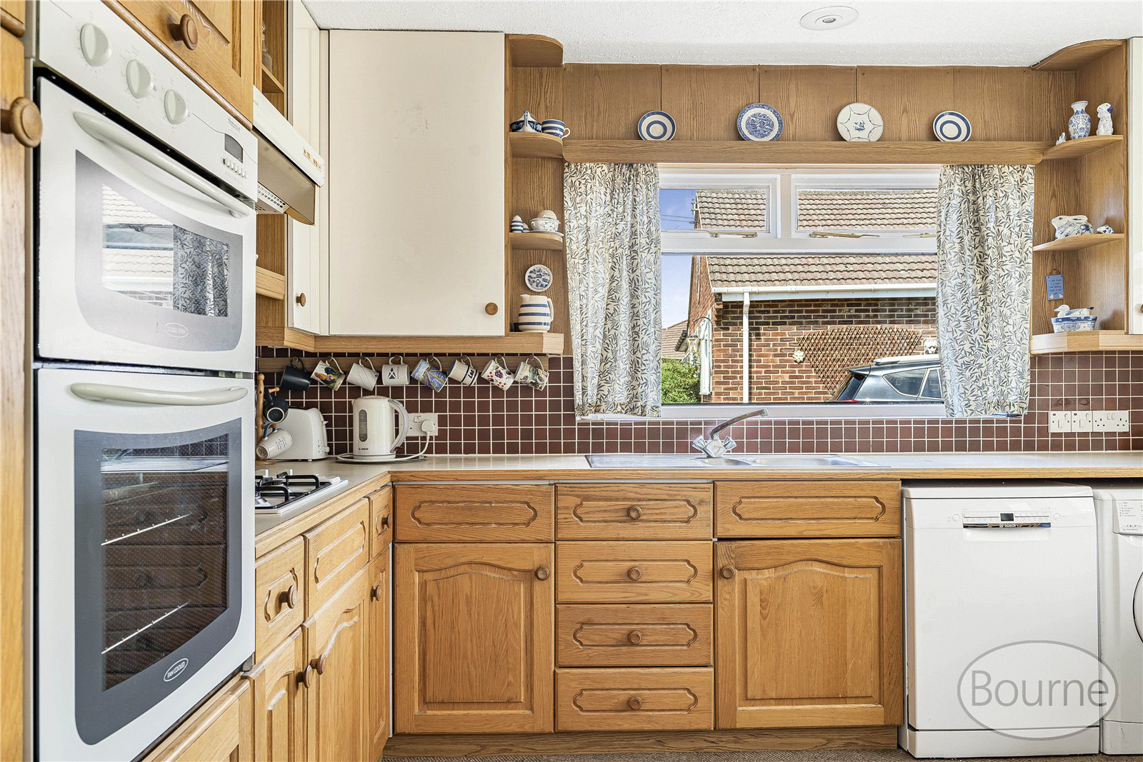 Clinton Close, Knaphill, Woking, Surrey, GU21, photo 17
