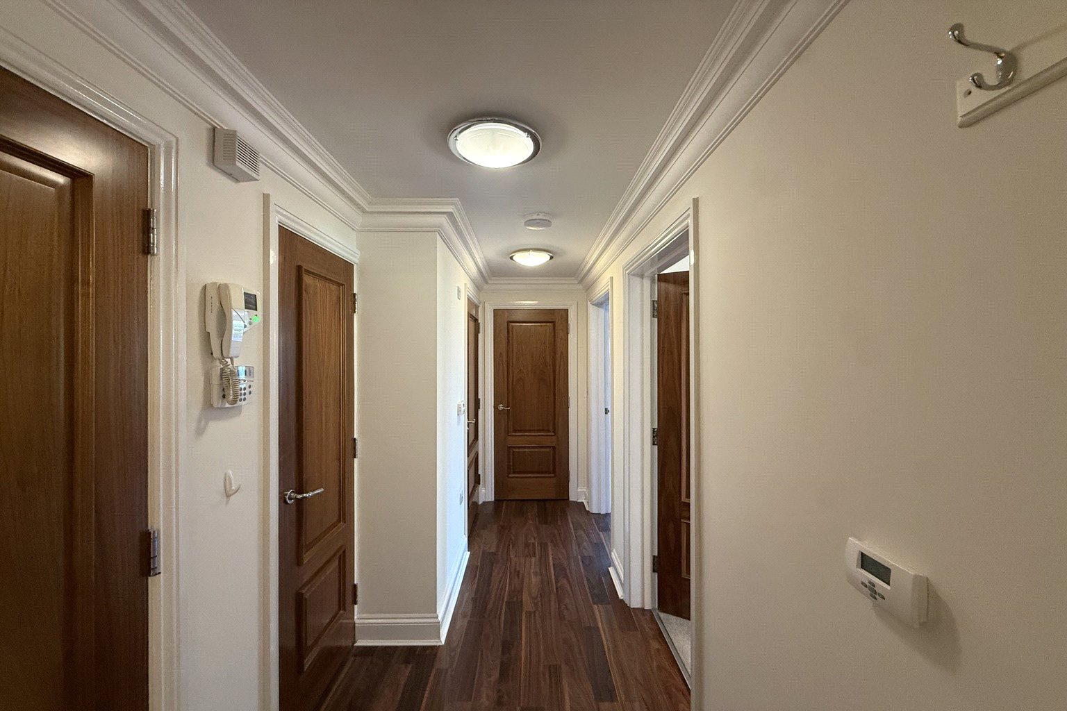 Portsmouth Road, Esher, Surrey, KT10, photo 6