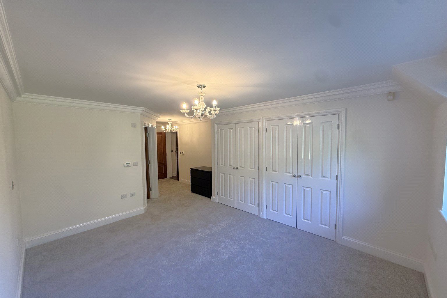 Portsmouth Road, Esher, Surrey, KT10, photo 4