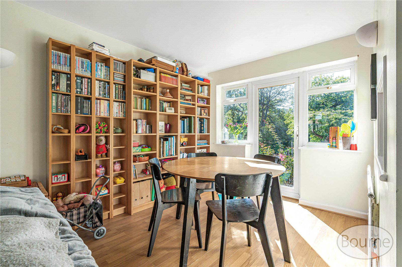 Hermitage Woods Crescent, St. Johns, Woking, Surrey, GU21, photo 7