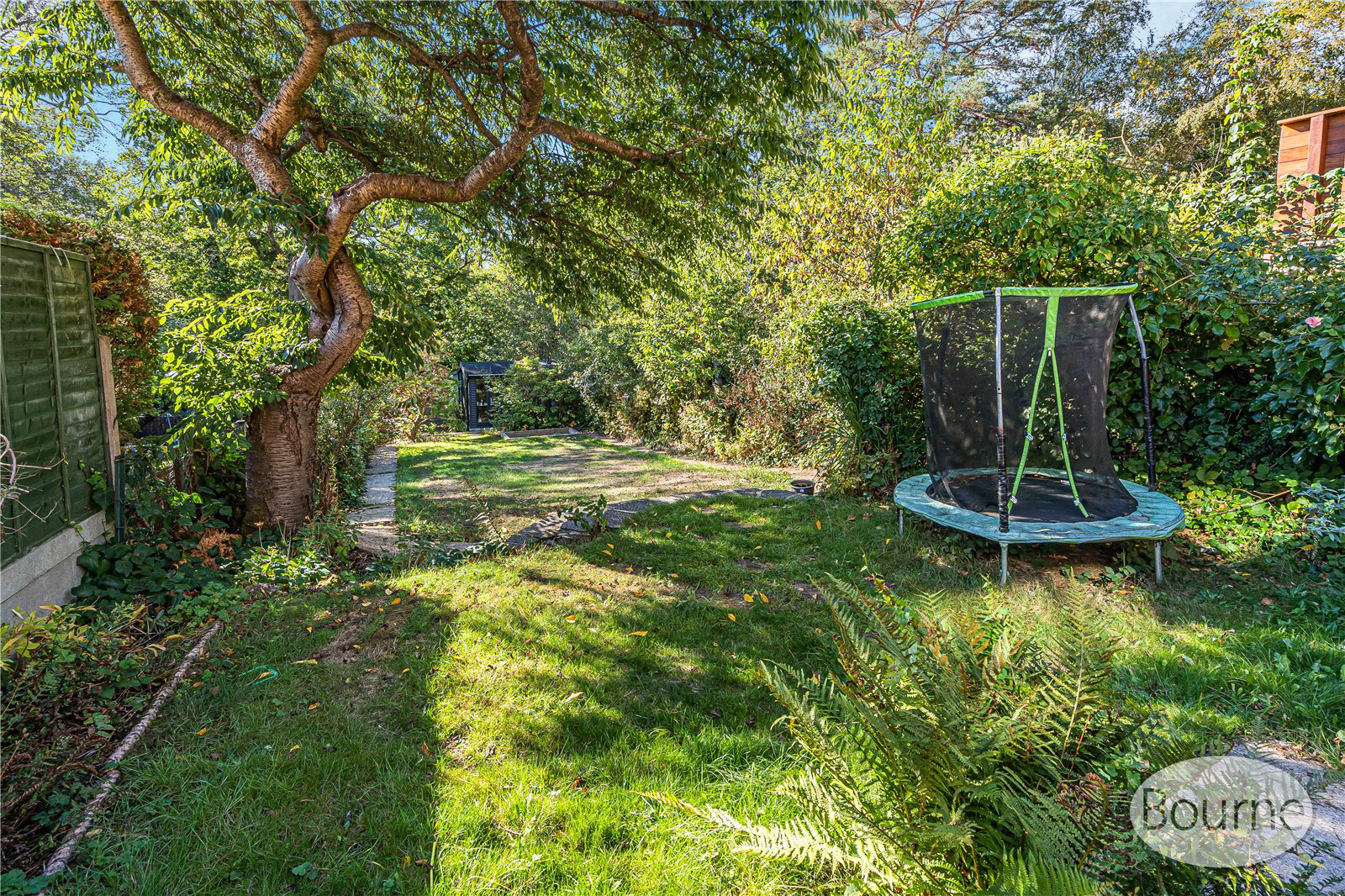 Hermitage Woods Crescent, St. Johns, Woking, Surrey, GU21, photo 2