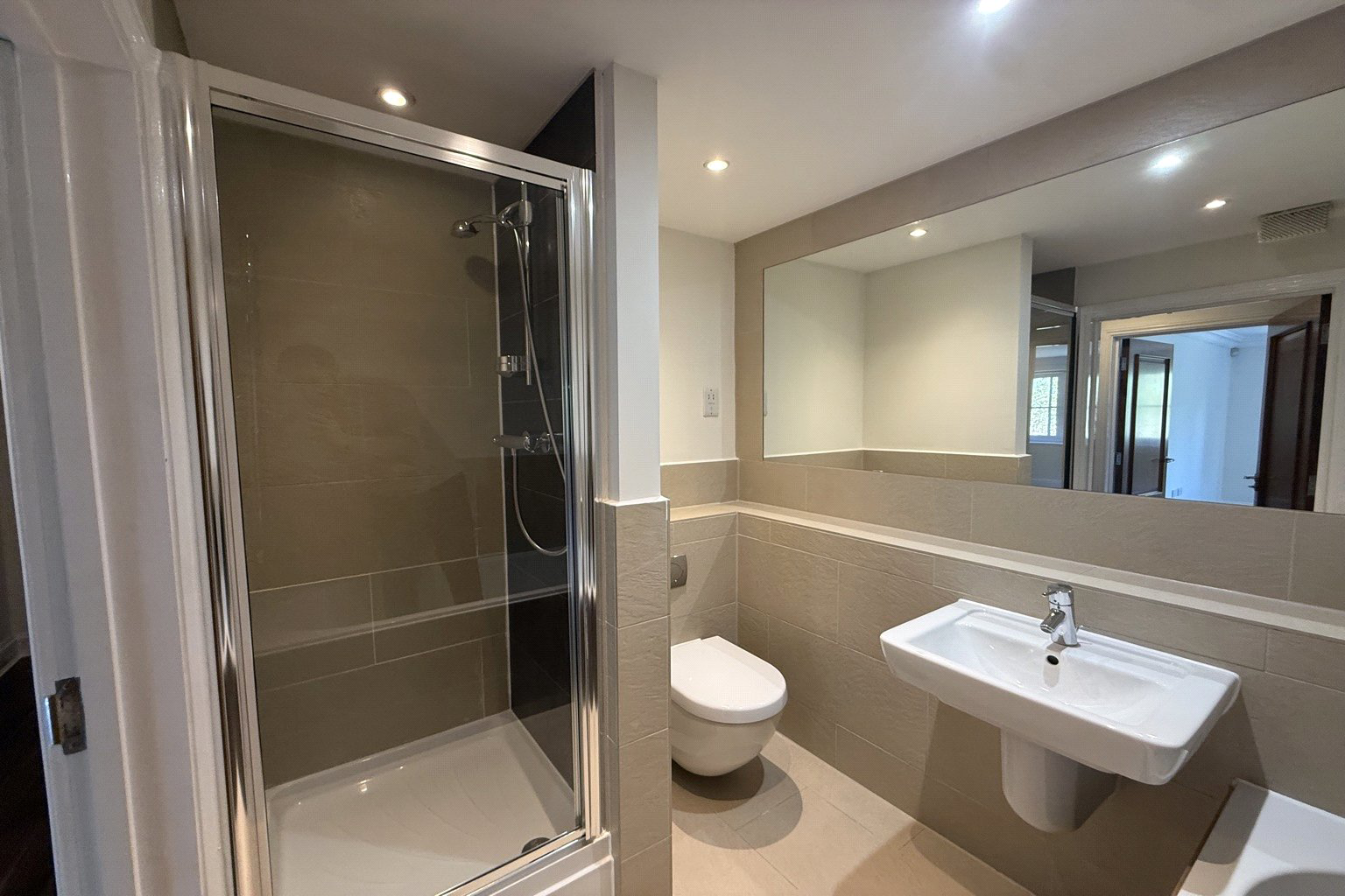 Portsmouth Road, Esher, Surrey, KT10, photo 9