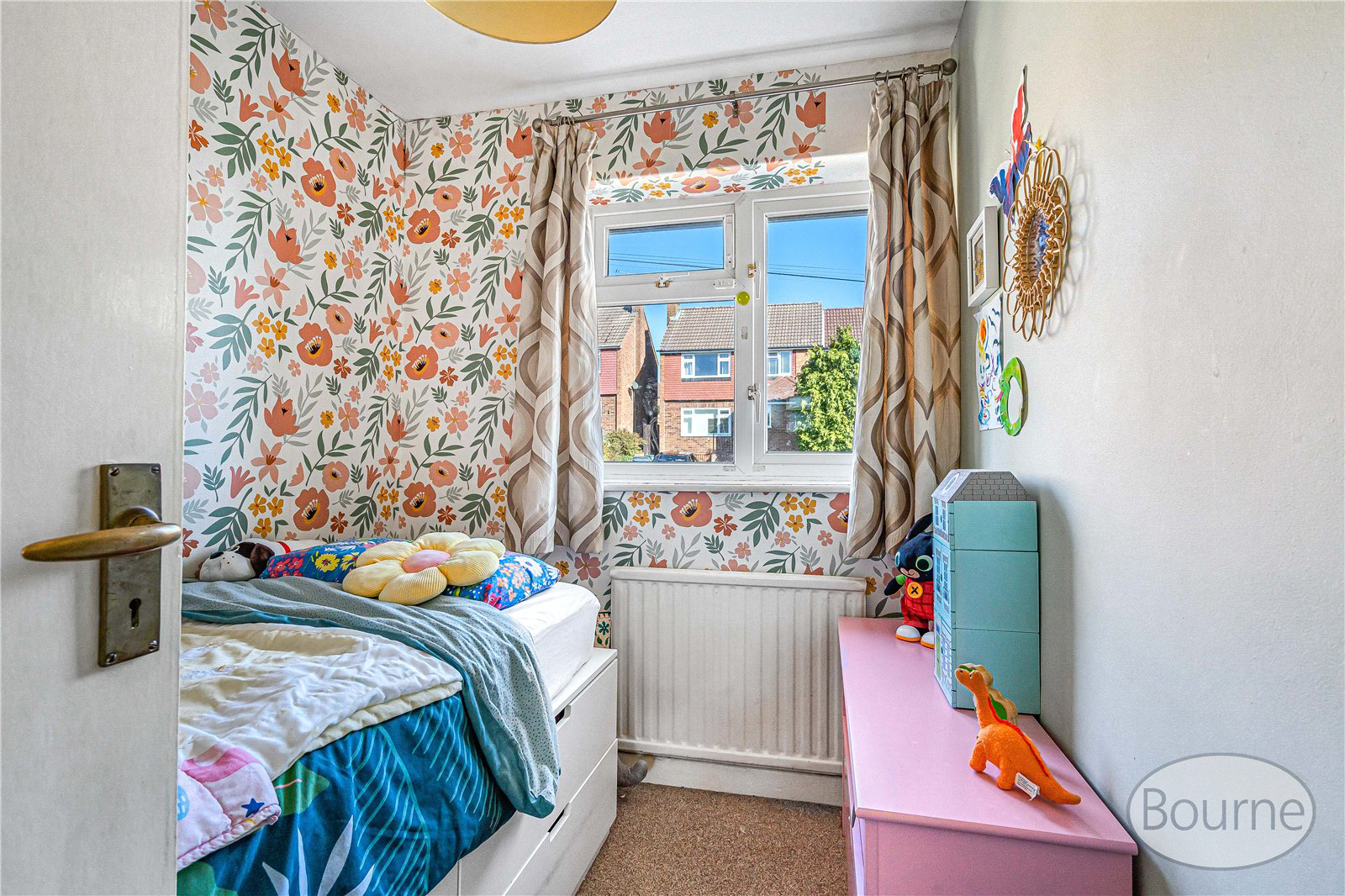 Hermitage Woods Crescent, St. Johns, Woking, Surrey, GU21, photo 11