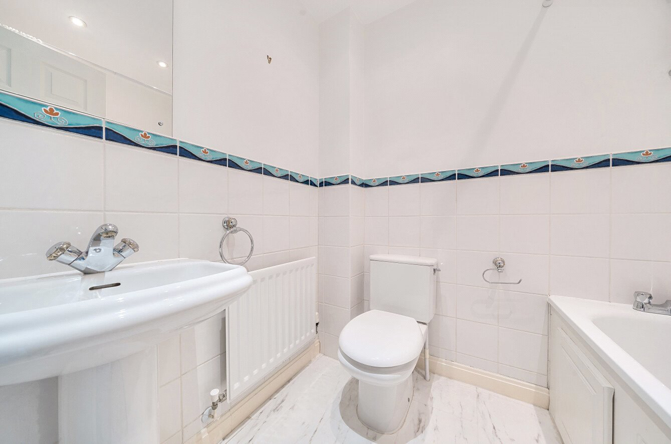 Silistria Close, Knaphill, Woking, Surrey, GU21, photo 11